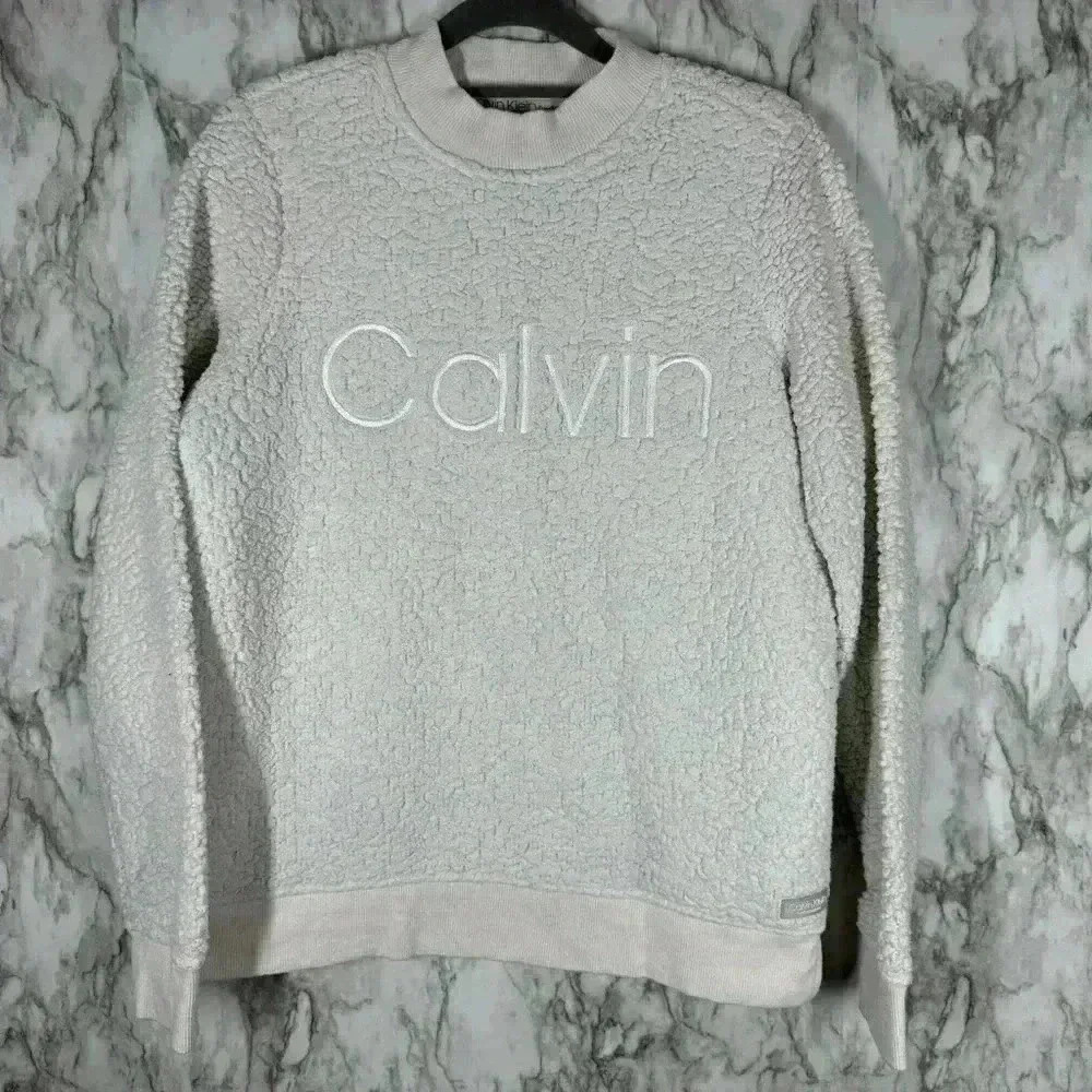 Calvin Klein Fluffy White Fleece Pull Over Sweat Shirt Long Sleeve - Size XS - Picture 1 of 5